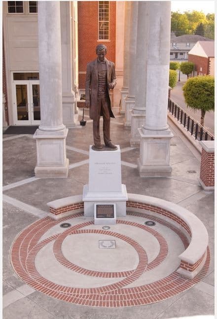 Sculpture and Statuary Pedestal Lincoln in Springfield